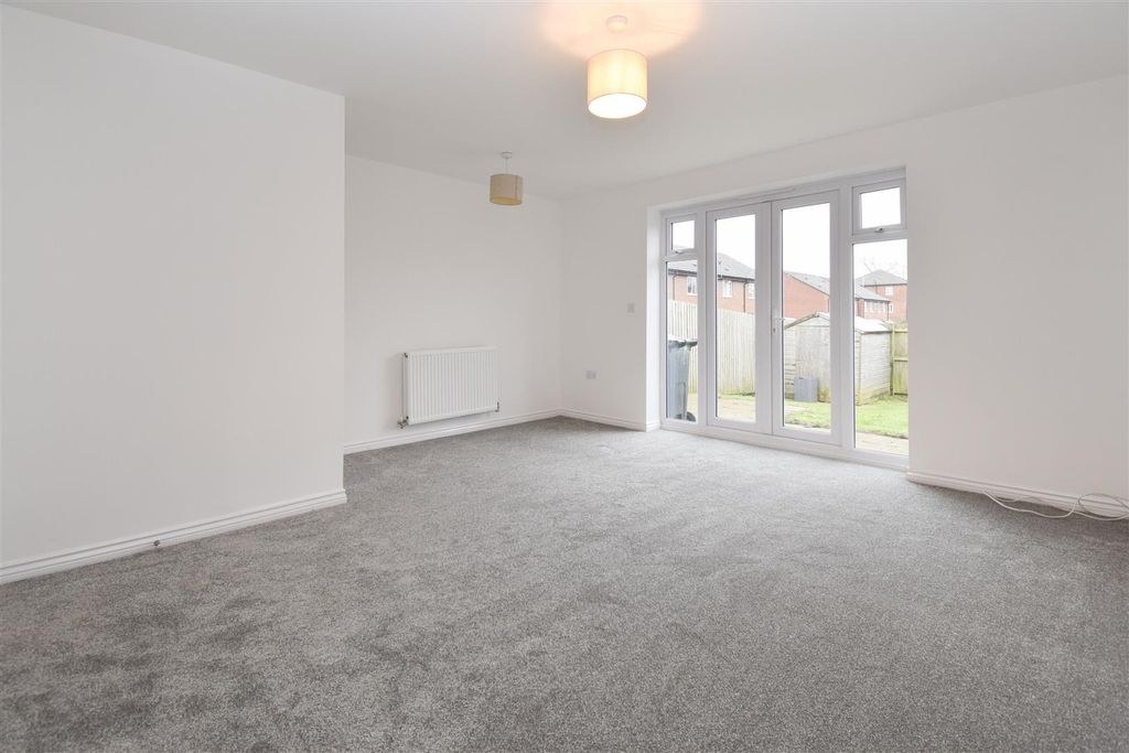 Property photo 2 of 17 Tlc_F04987d7-Ddc9-464F-Aeb5-Ec5Eb4d4Fd24_3443d17.J