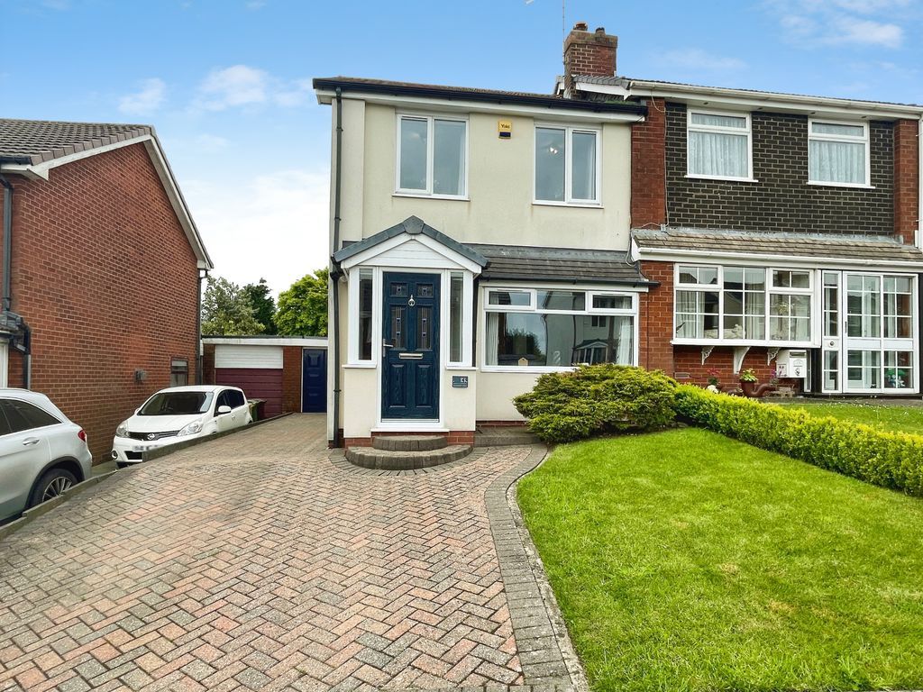 Property photo 1 of 16 Front External