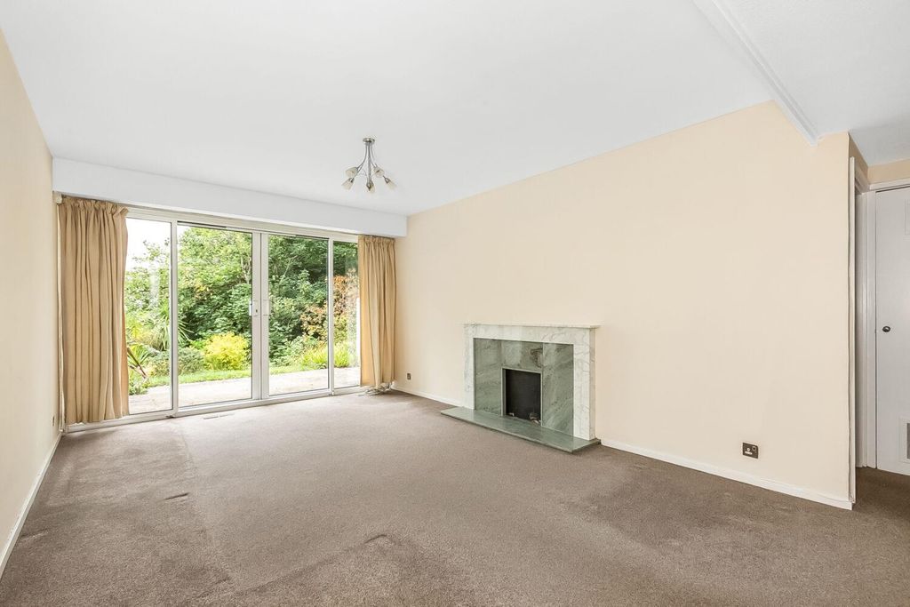 Property photo 2 of 10 R2A6240-1500x1000.Jpg