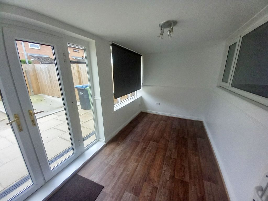 Property photo 3 of 9 Garden Room