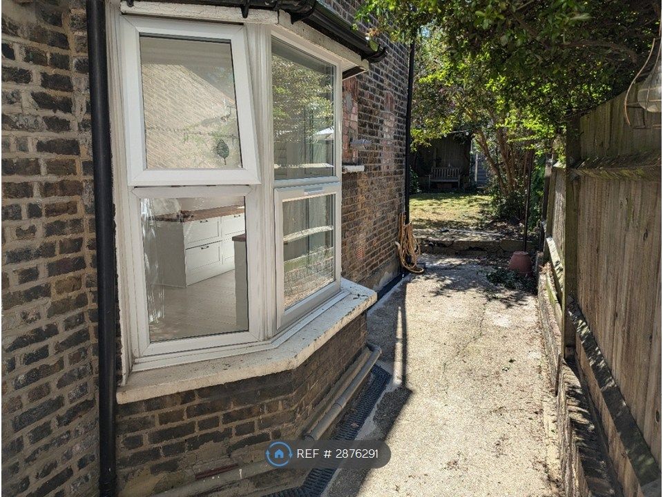 Property photo 1 of 19 Garden Side Return 1