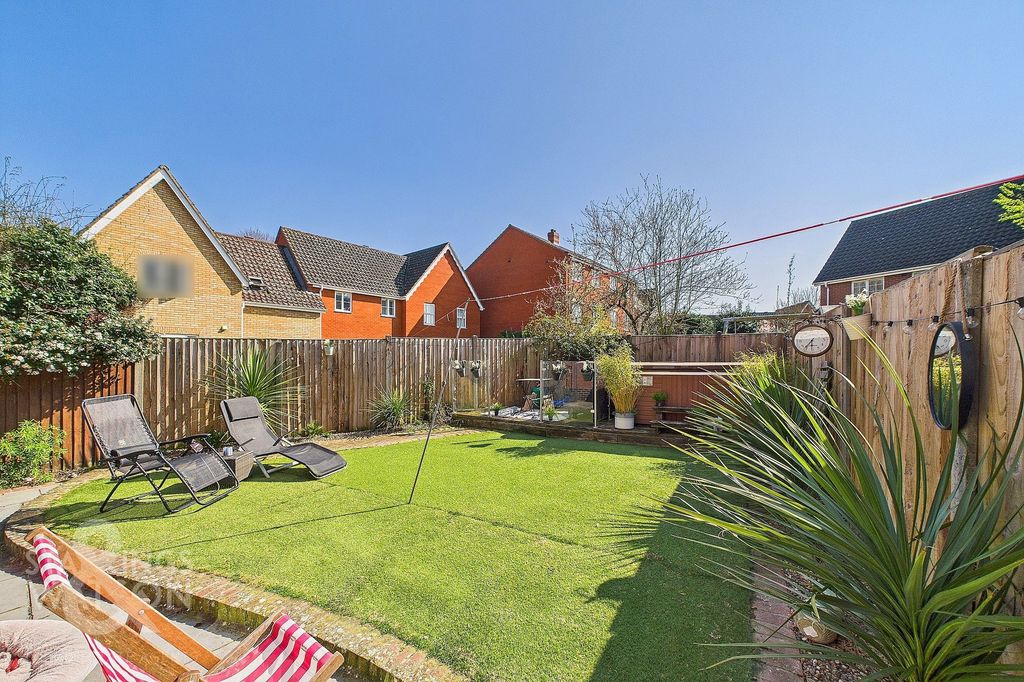 Property photo 1 of 27