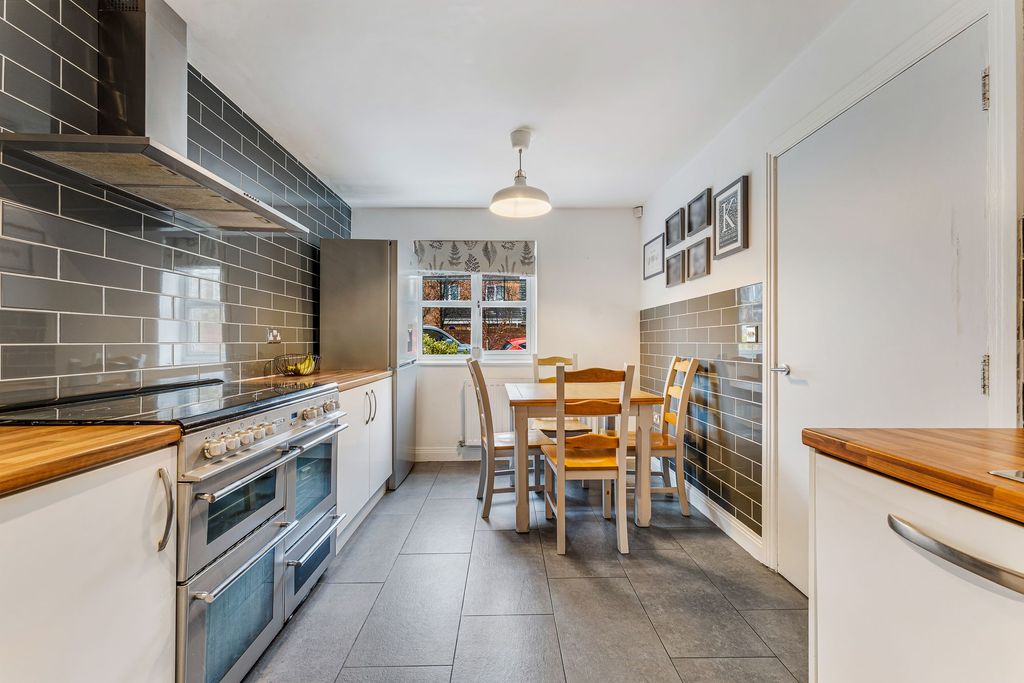 Property photo 3 of 29