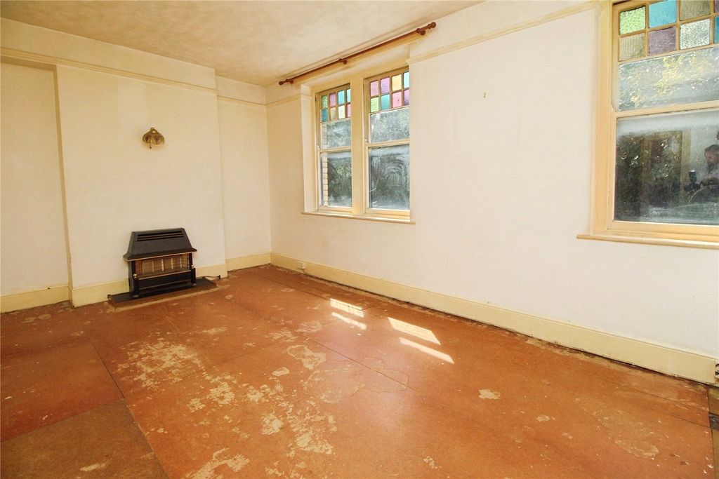 Property photo 2 of 6 Flat 2 Lounge