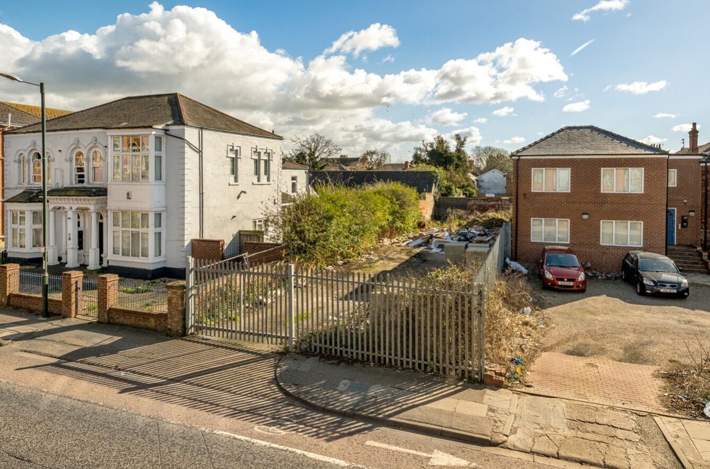 Property photo 1 of 15 1437491-2-69c81E8c5c031-Arw-1