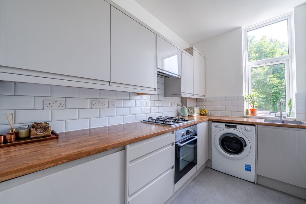 Property photo 3 of 14 Picture No. 05