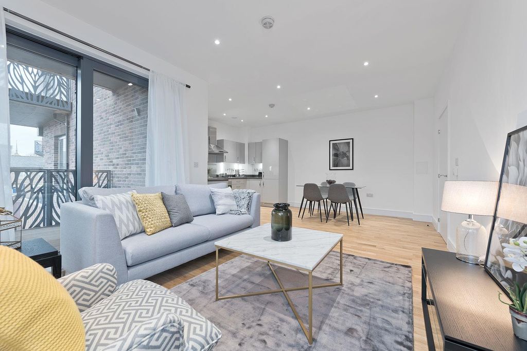 Property photo 1 of 7 Lounge-9.Jpg