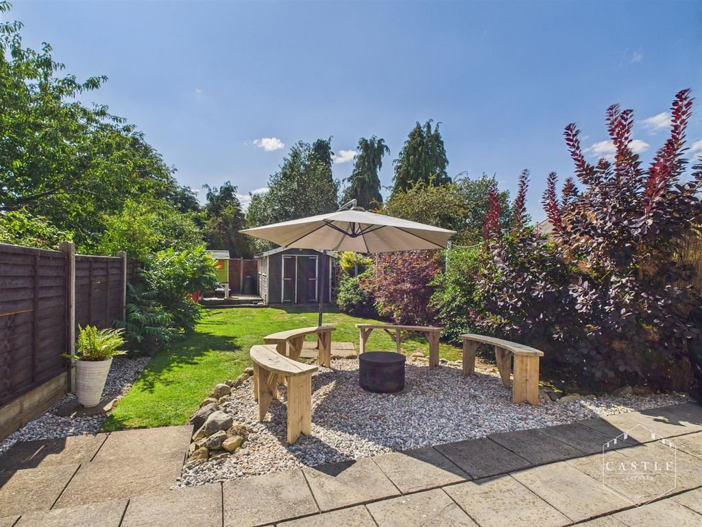 Property photo 2 of 16 Outside