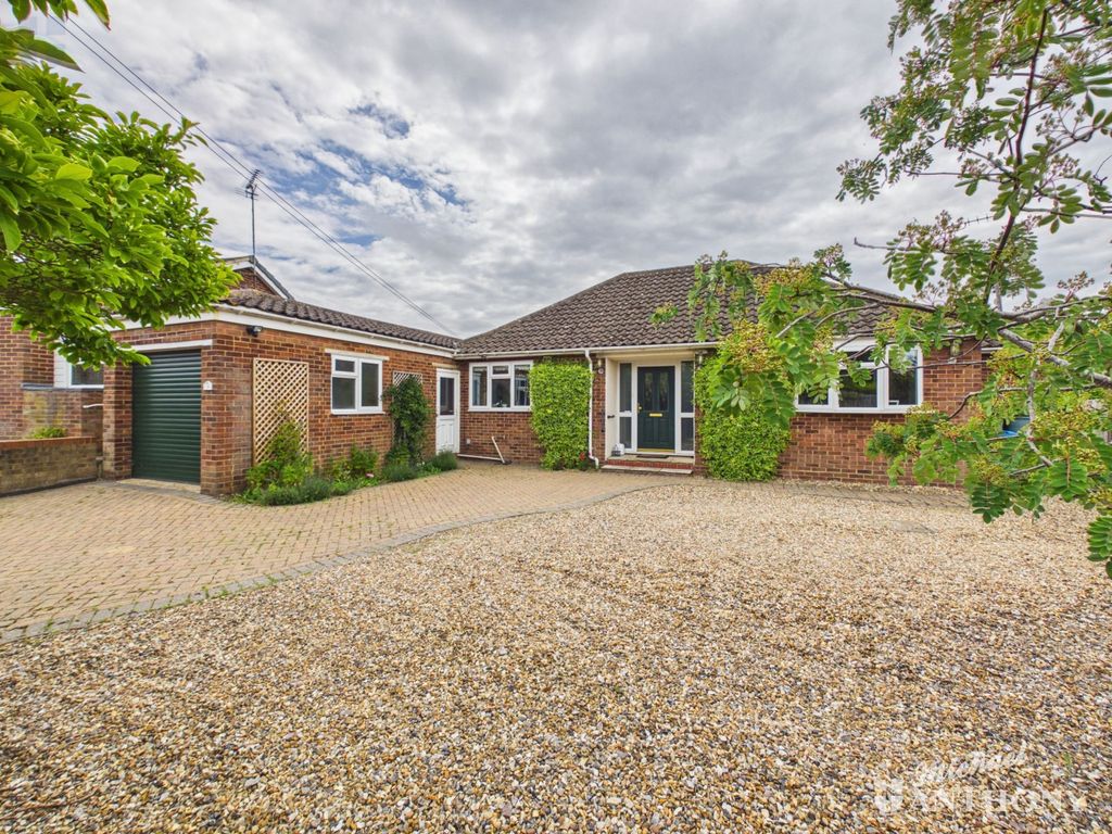 Property photo 1 of 19 Cam03852G0-Pr0683-Still026