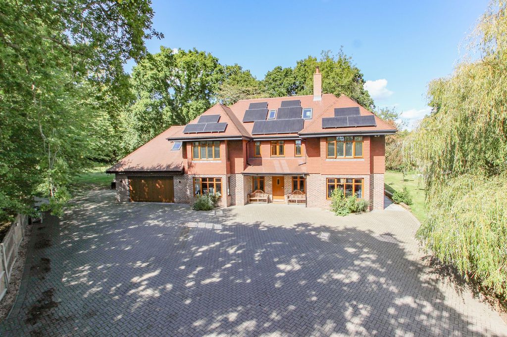 Property photo 1 of 39