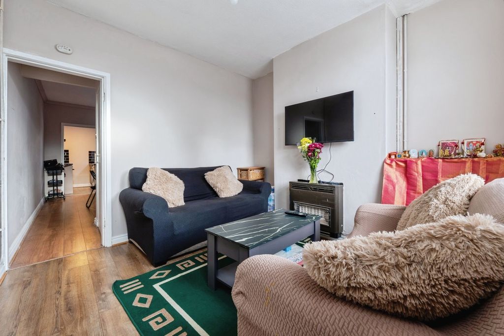 Property photo 2 of 14