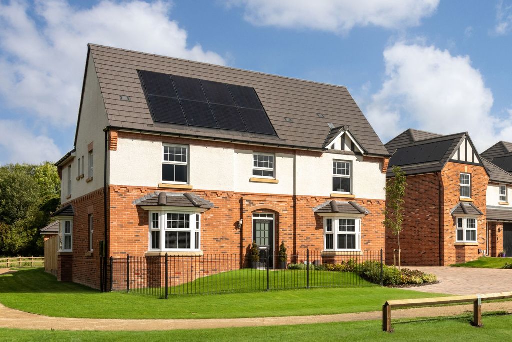 Property photo 1 of 10 Henley Kings Park External