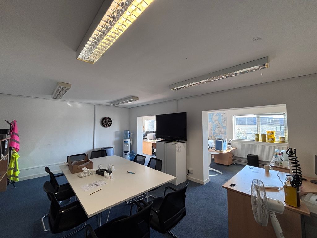 Property photo 2 of 10 Picture No. 04