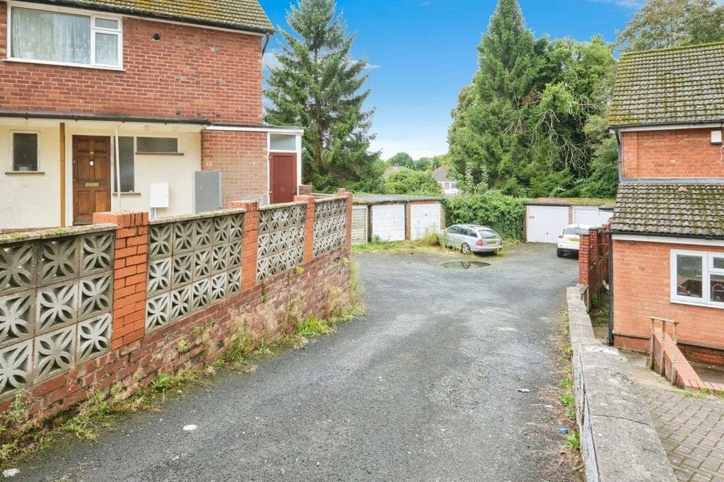 Property photo 2 of 16 64Adfa95-A94c-4763-ba1B-9Cb8F8F6701F.Jpg