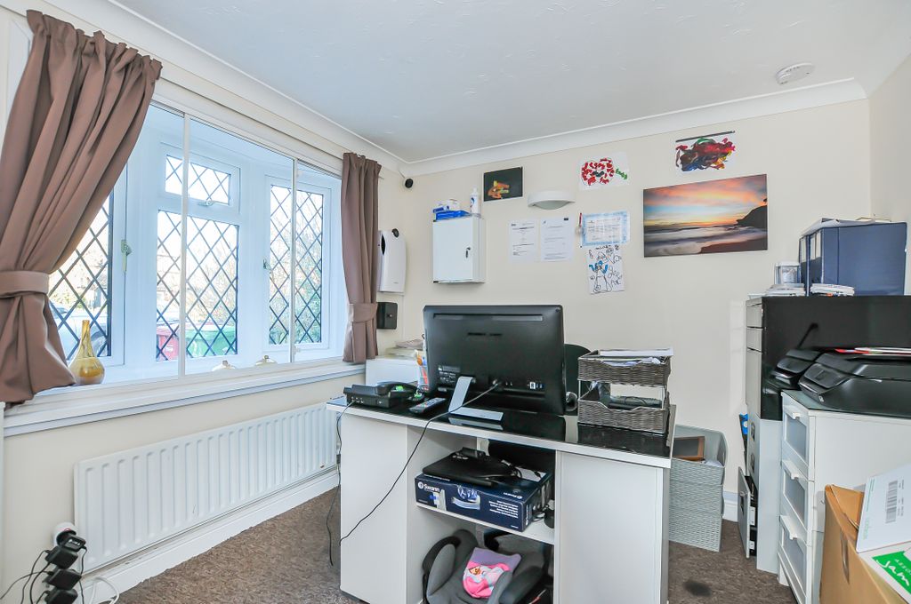 Property photo 2 of 13 Dsc_1980