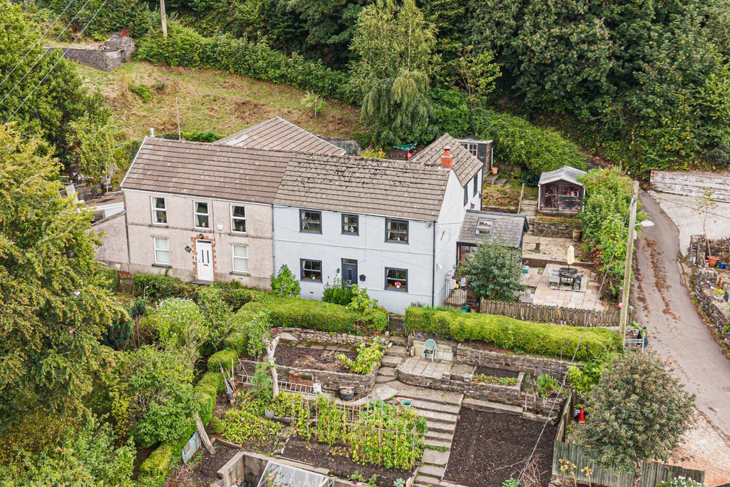 Property photo 1 of 31