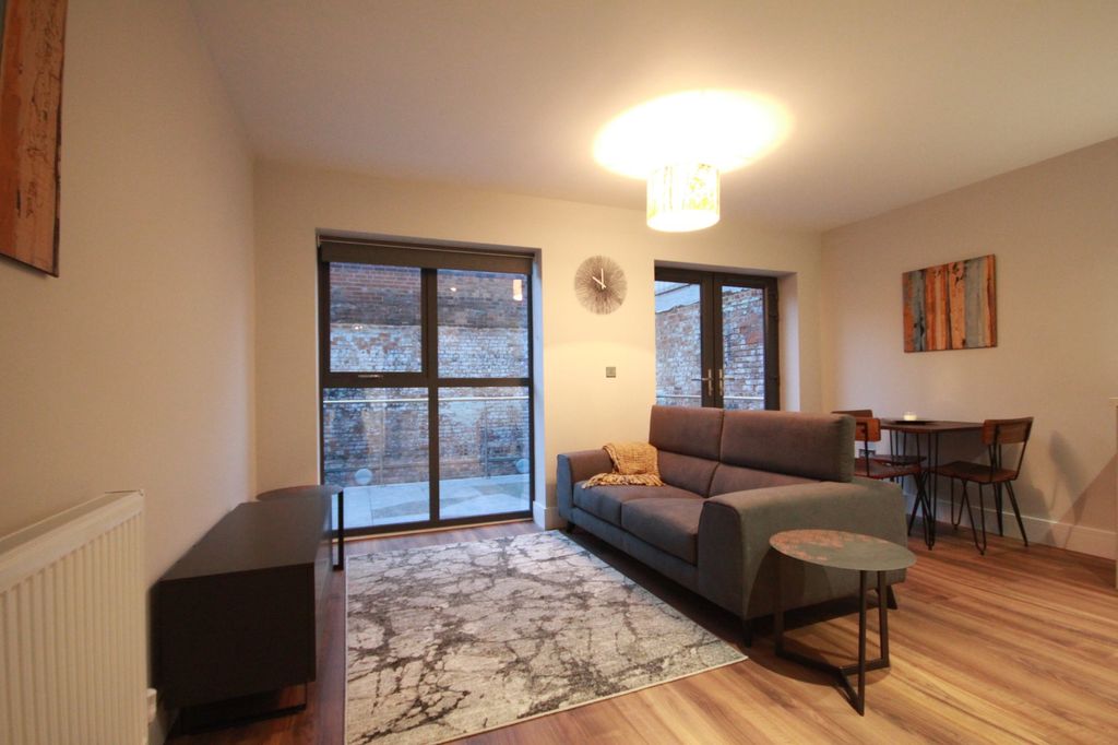 Property photo 2 of 10