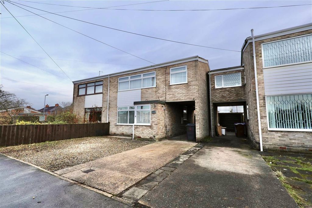 Property photo 1 of 21 Front