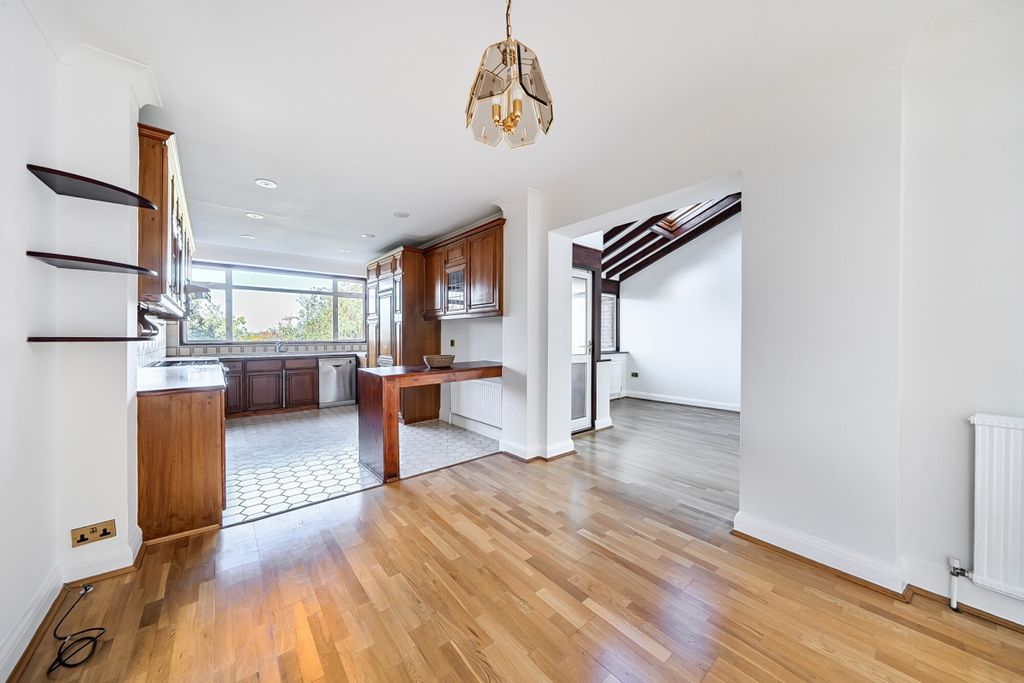 Property photo 3 of 20 1535183 (10)