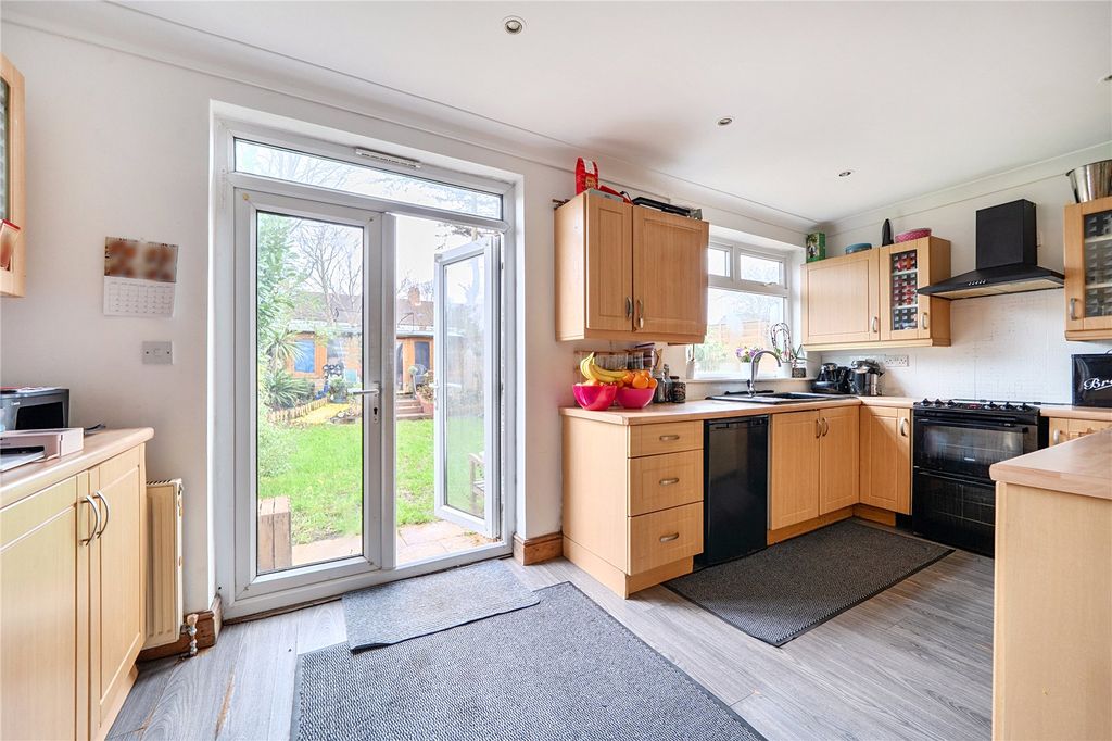 Property photo 3 of 19 Picture No. 05