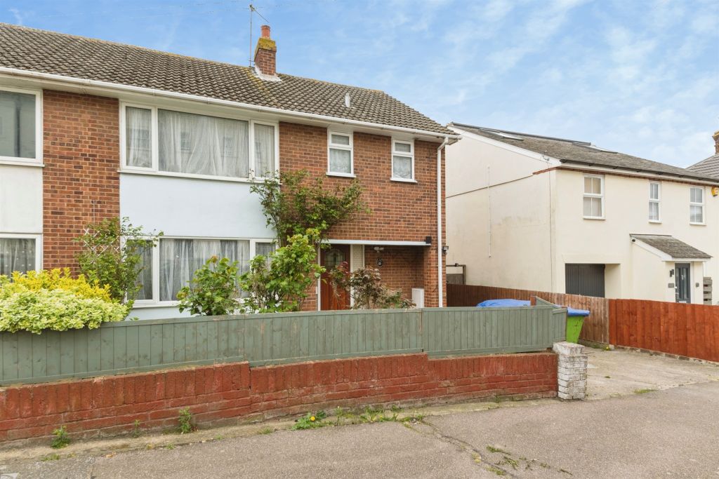 Property photo 1 of 18