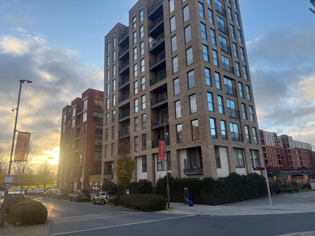 Property photo 2 of 11 Front