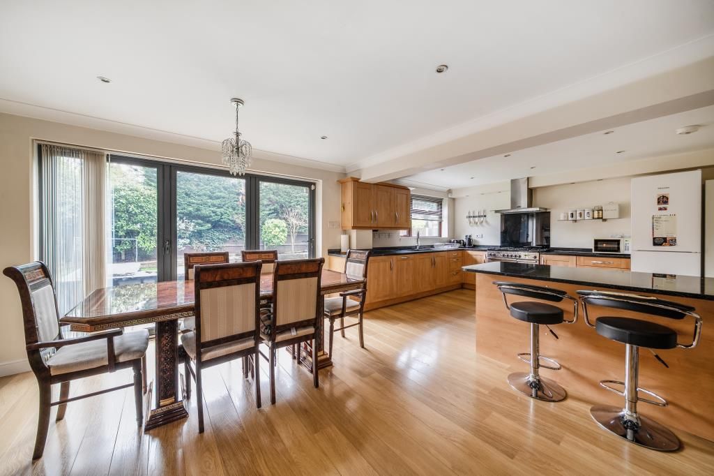 Property photo 3 of 25 Kitchen/Dining Area