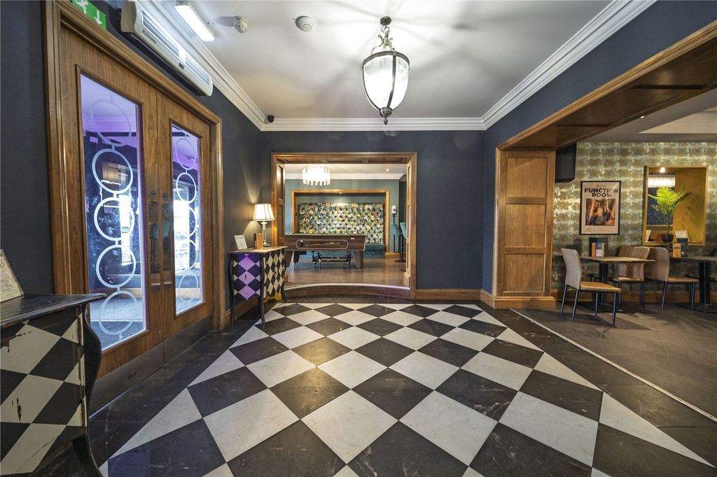 Property photo 3 of 39 Picture No. 51