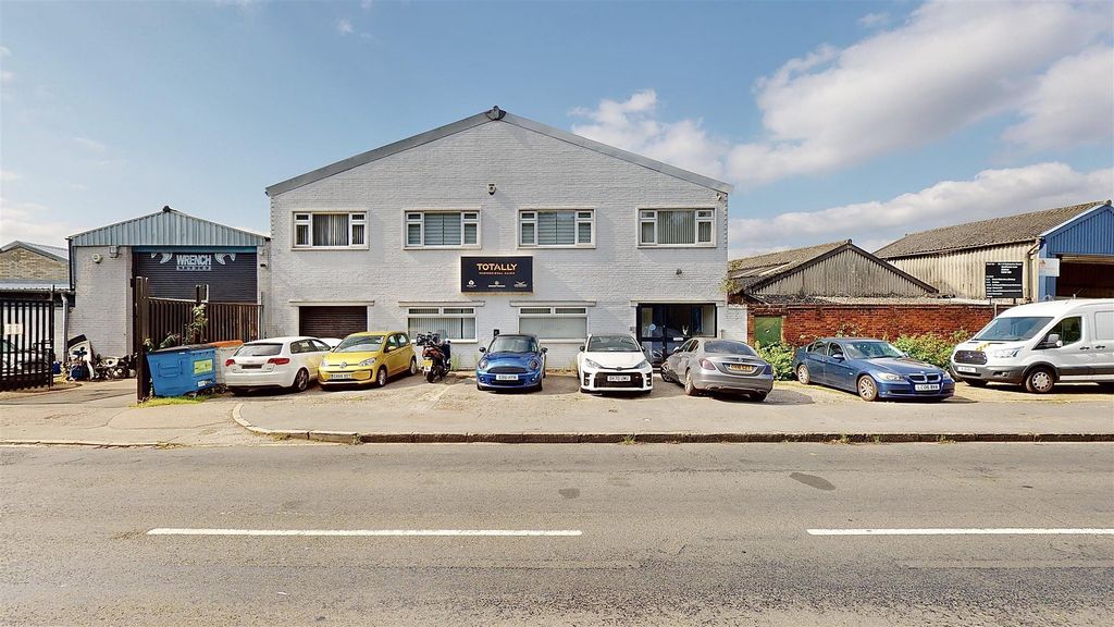 Property photo 1 of 11 P10.Jpg