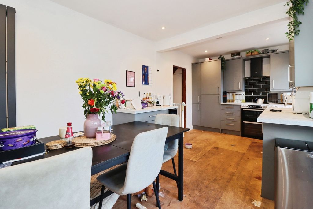 Property photo 3 of 20 Kitchen/Diner