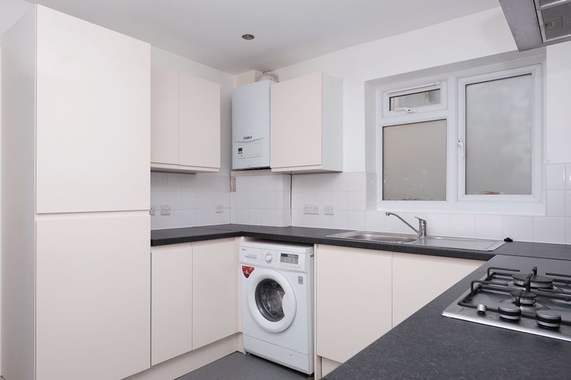 Property photo 2 of 11 Kitchen