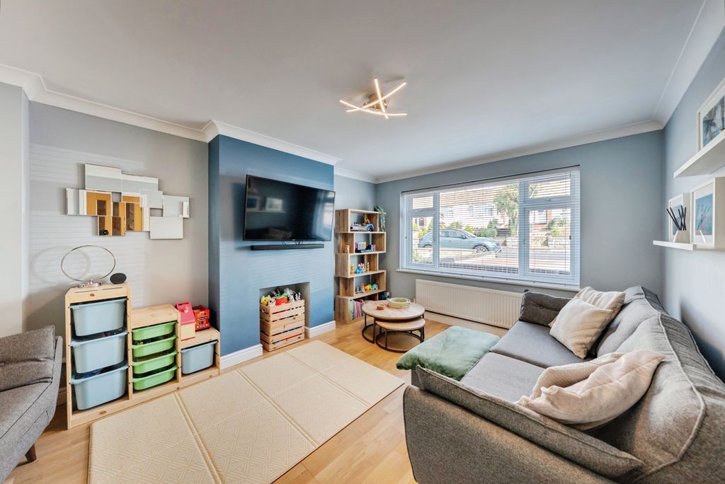 Property photo 2 of 31 Pbox-Img.Jpg