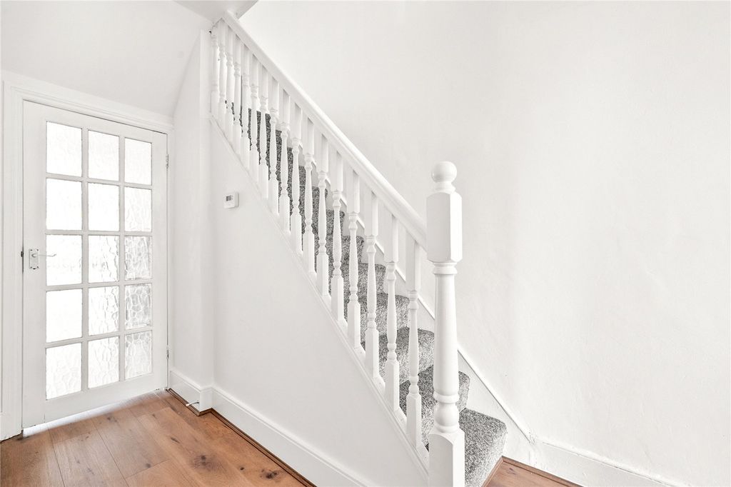 Property photo 2 of 24 Picture No. 13