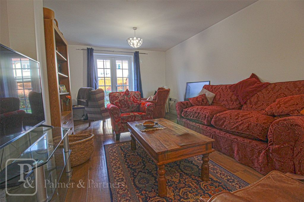 Property photo 3 of 19 Living Room