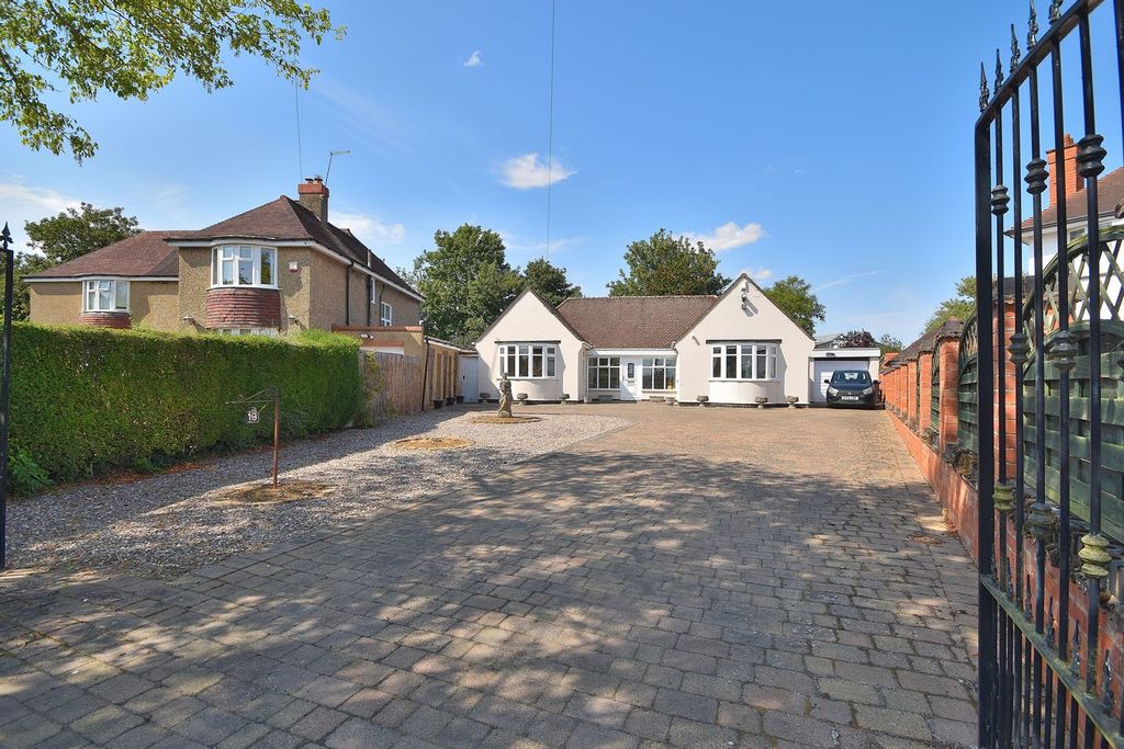 Property photo 1 of 27