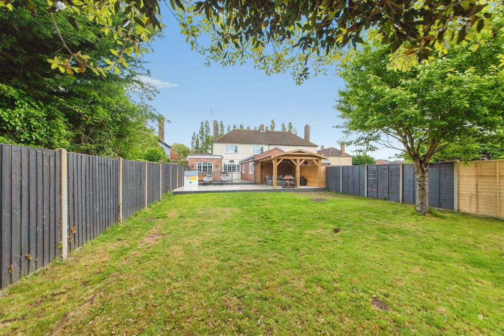 Property photo 2 of 32