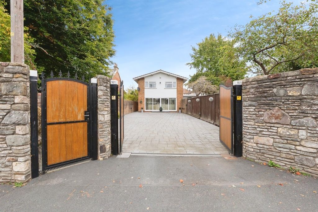 Property photo 1 of 26