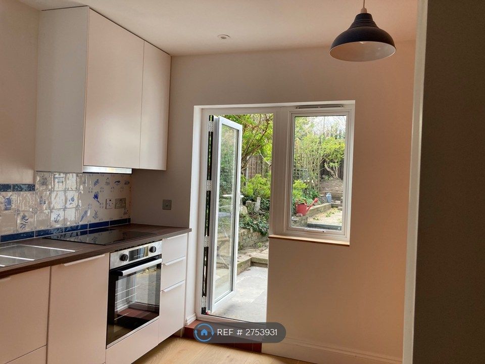 Property photo 3 of 16 Kitchen/Diner  With Out To Garden