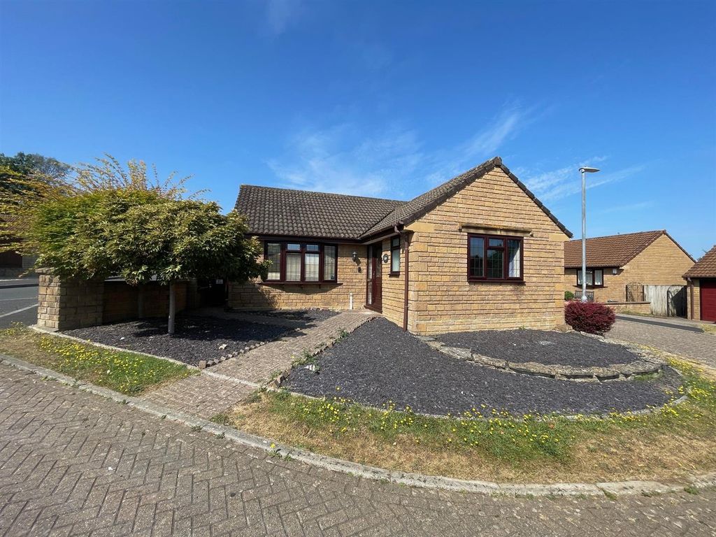 Property photo 1 of 11