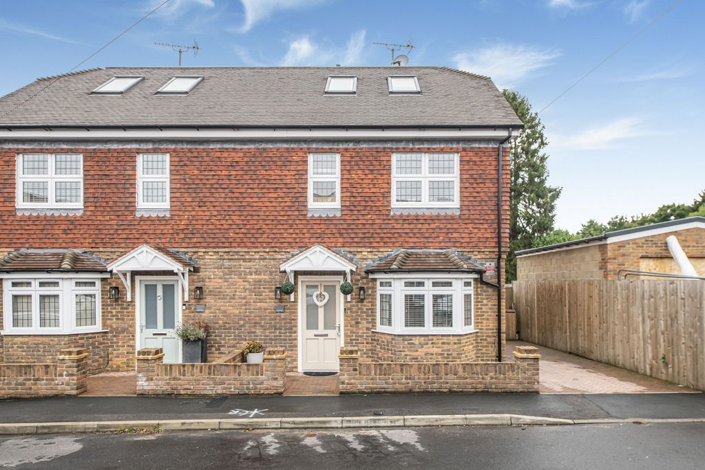 Property photo 1 of 37