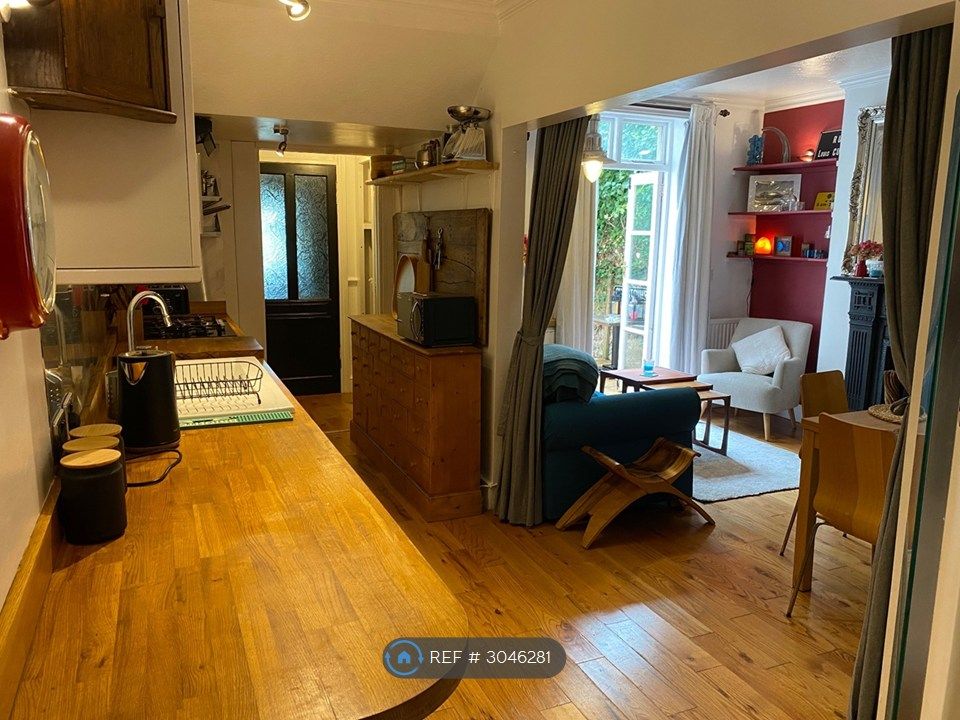 Property photo 3 of 11