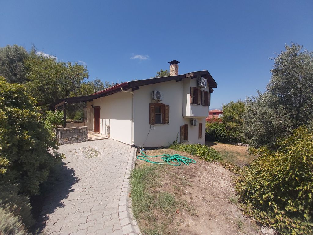 Property photo 1 of 34