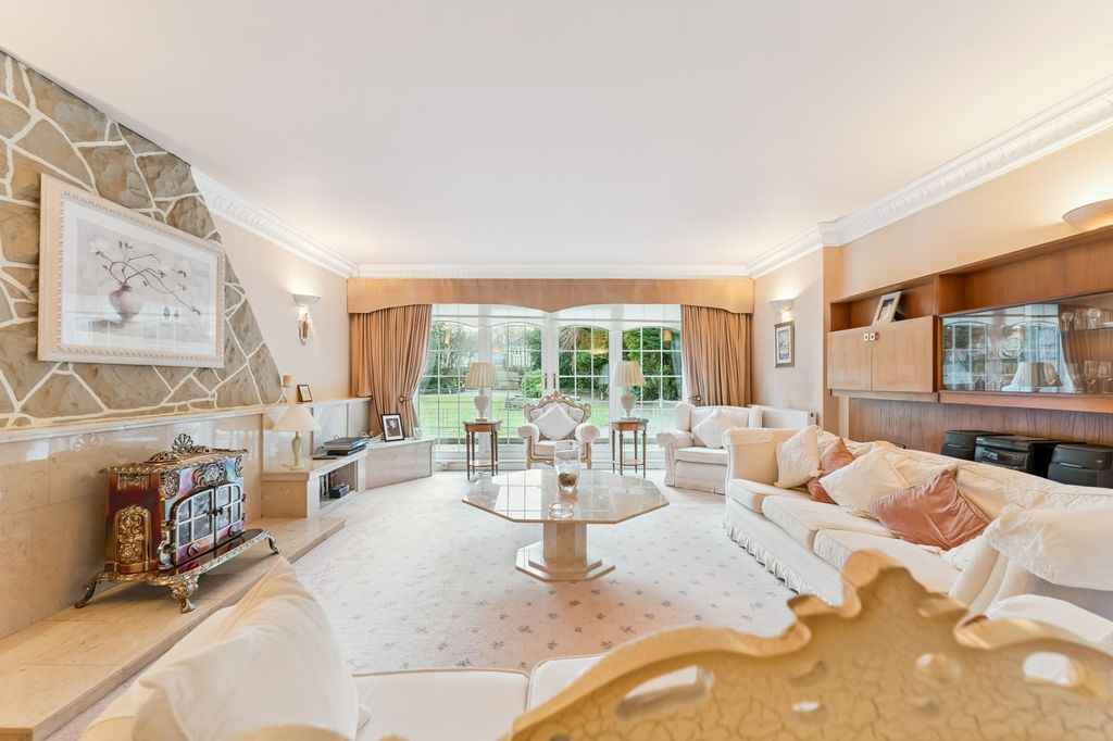 Property photo 3 of 41