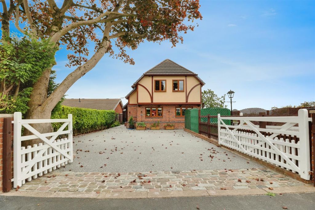 Property photo 1 of 31