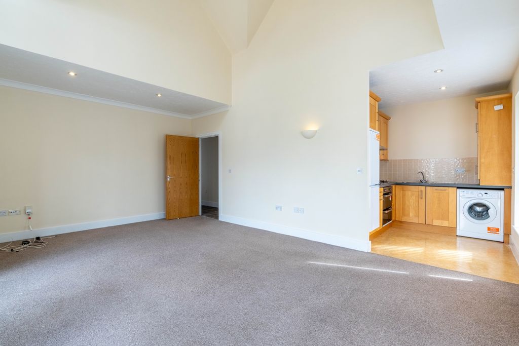 Property photo 3 of 9 Photo