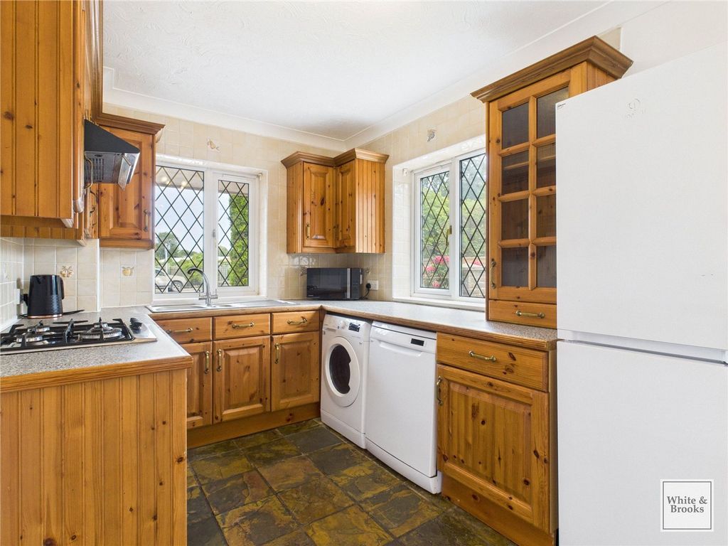 Property photo 2 of 17 Kitchen