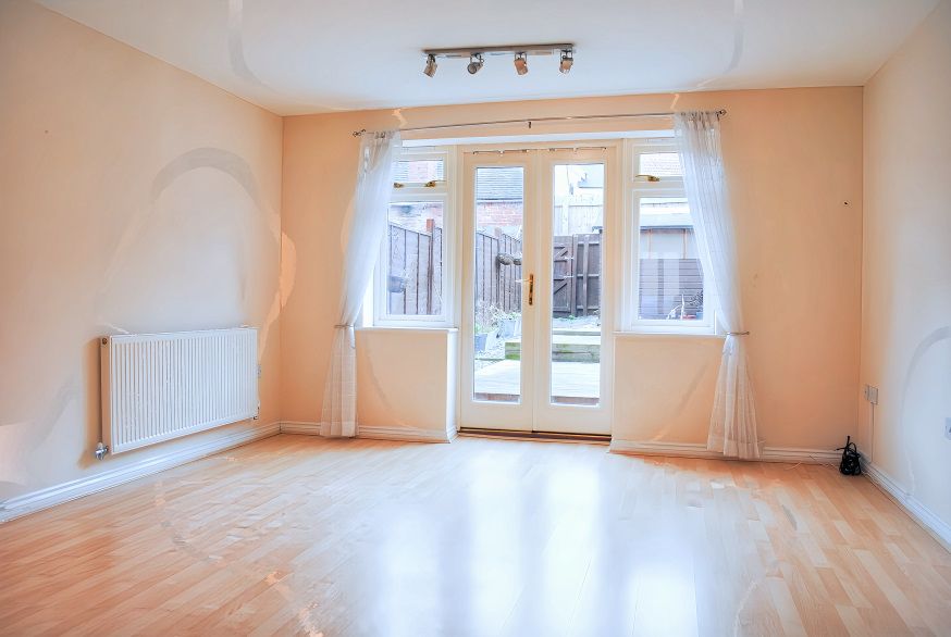 Property photo 2 of 11 Dining Lounge