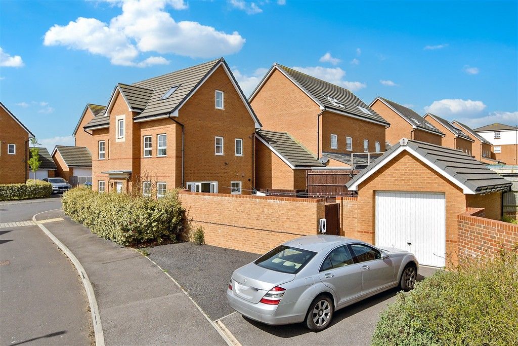 Additional image 12 of 4 bed detached house for saleLinnet Crescent, Peacehaven, Brighton, East Sussex BN10