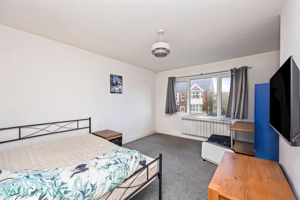 Property photo 1 of 8 4688210