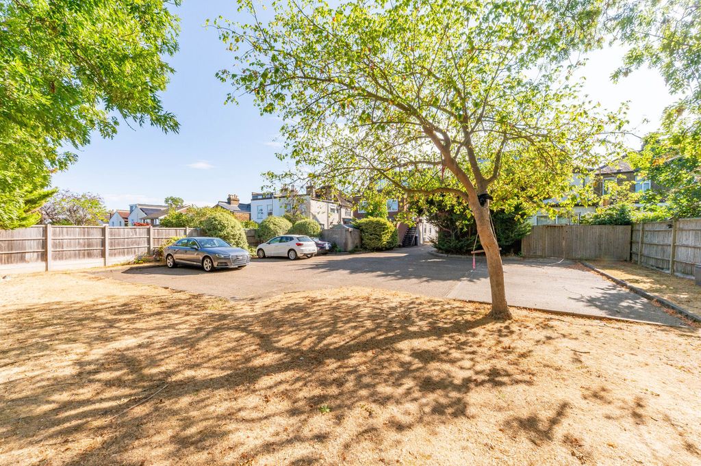 Property photo 3 of 7